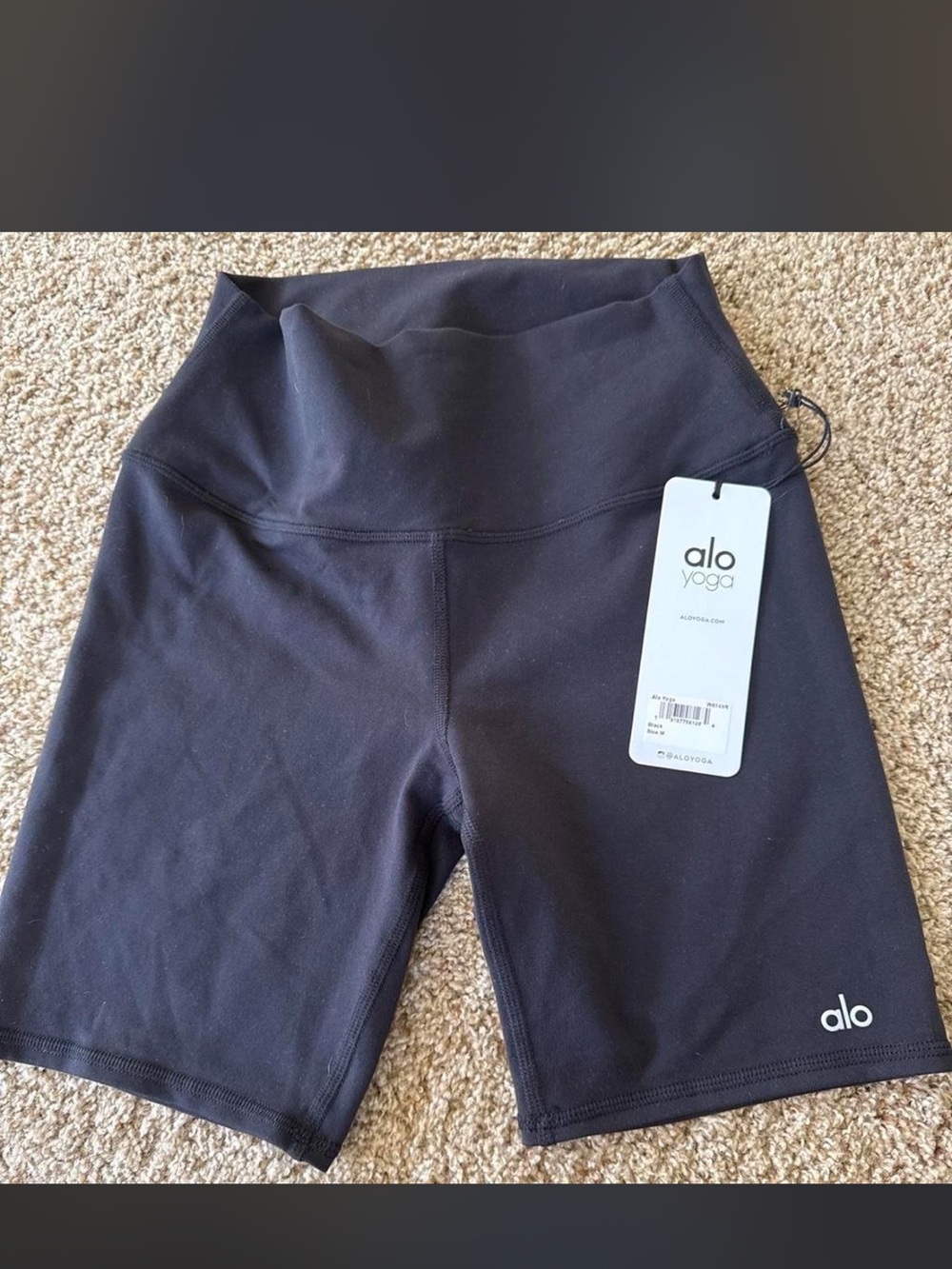 NWT alo yoga black biker shorts